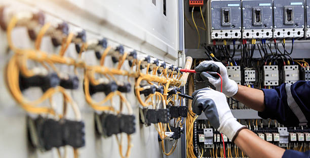 Professional Electrician technician working in Pacific, MO